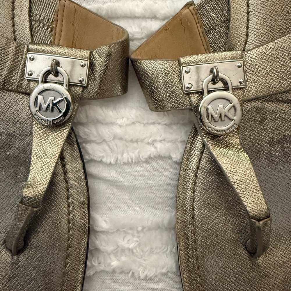 Authentic Michael Kors Sandals ➰